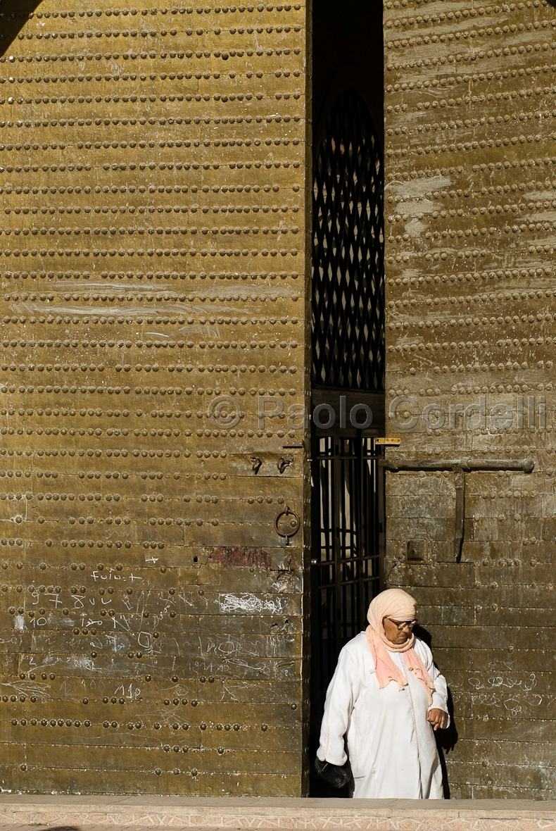 Casbah Mosque gate, Marrakech, Morocco
 (cod:Morocco 24)